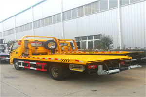 连山附近拖车救援搭电